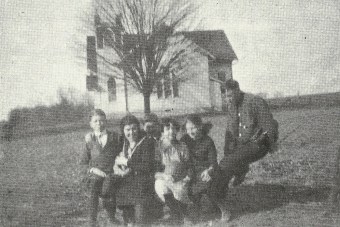church house 1923-24, Ralph Warren, Oma Roberts, Glen Shaffer, Rachel Taylor, Bonnie Shaffer, Warren Whittaker